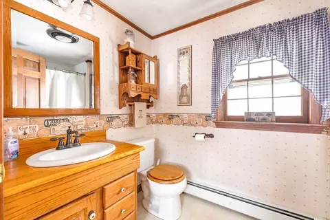 8 Washington St, Mendon, MA 01756 photo 13