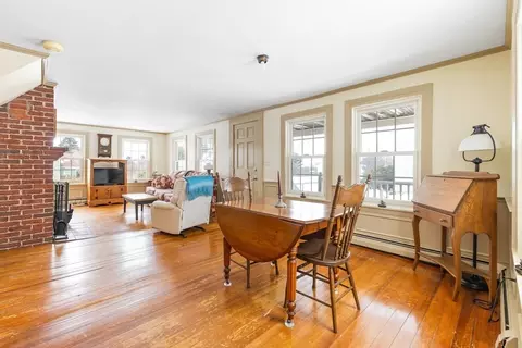 8 Washington St, Mendon, MA 01756 photo 4