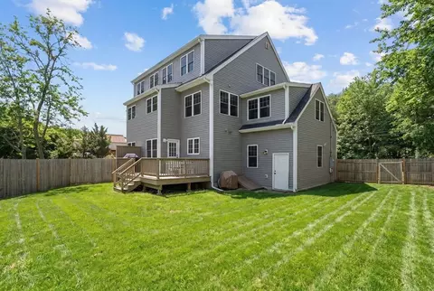 27 Pine St #27, Dedham, MA 02026 photo 2