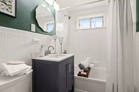 Bath - 50 Forest St, Reading, MA 01867 photo 1 of 3