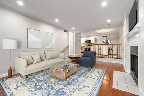 1216 Vfw Pkwy #40, West Roxbury, MA 02132