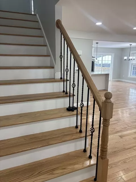 Entry Way - 106 Almira, Springfield, MA 01119 photo 3 of 4