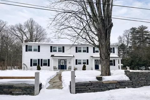 11 Dragon Cir, Easthampton, MA 01027