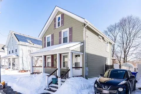 76 Business St, Hyde Park, MA 02136
