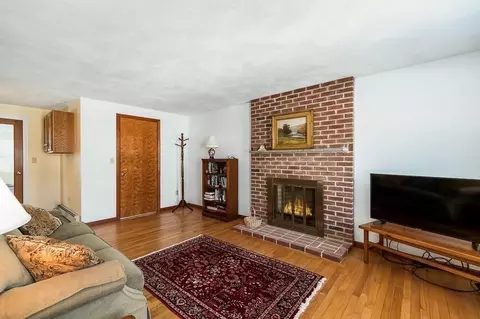 13 Honeysuckle Rd, Gloucester, MA 01930 photo 6