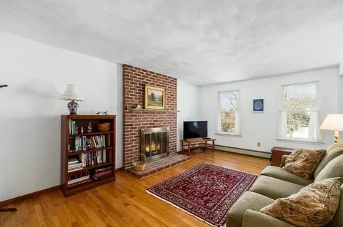 13 Honeysuckle Rd, Gloucester, MA 01930 photo 7