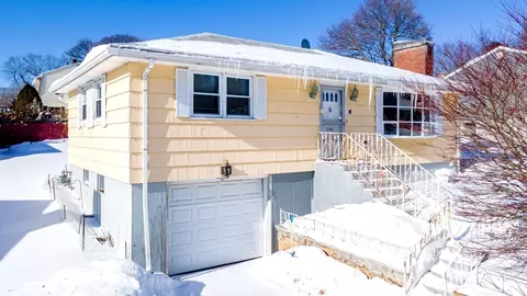 34 Robin Rd, Worcester, MA 01604