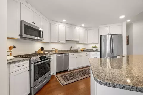 Kitchen - 7 Executive Dr #233, Stoneham, MA 02180 photo 3 of 4
