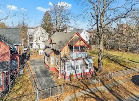 118 Quincy St, Springfield, MA 01109