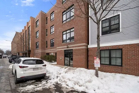 350 W 2nd St #1, Boston, MA 02127