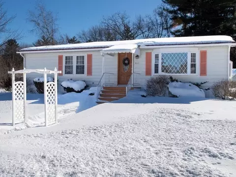 55 S Meadow Vlg # -9, Carver, MA 02330