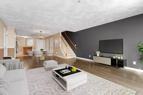 18 Dale St #9D, Andover, MA 01810