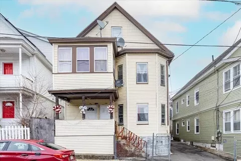 129-131 Lexington St, Lawrence, MA 01841