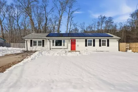 32 Foothill Rd, Brockton, MA 02302
