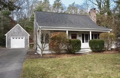 318 Old Mill Rd, Marstons Mills, MA 02648