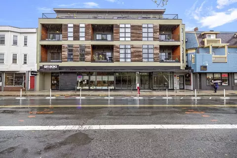 17 Holland St #301, Somerville, MA 02144