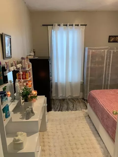 Bedroom - 6 Beckman St, Worcester, MA 01607 photo 2 of 3