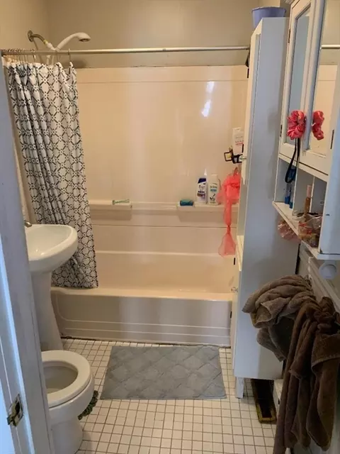 Bath - 6 Beckman St, Worcester, MA 01607 photo 2 of 3