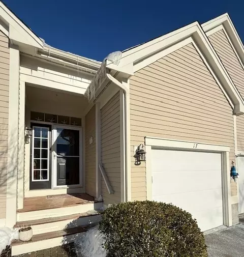 17 Twin Oaks Dr #17, Mashpee, MA 02649