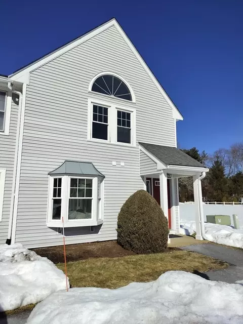 75 Warren St W #16, Raynham, MA 02767