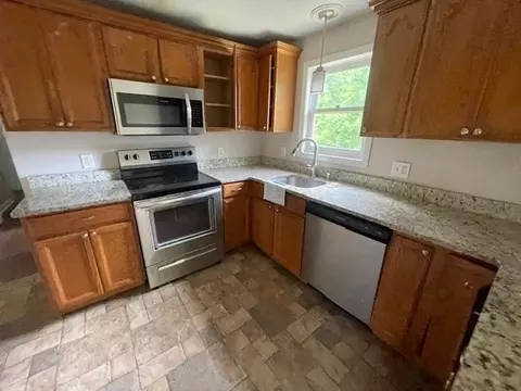 352 Reed St, Warren, MA 01083 photo 11