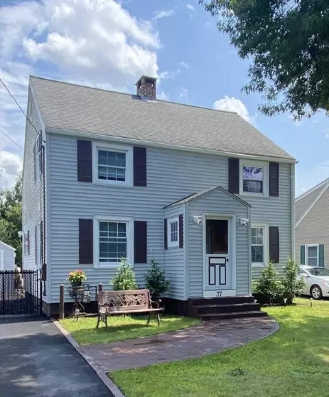 37 Chesterfield Ave, Springfield, MA 01118