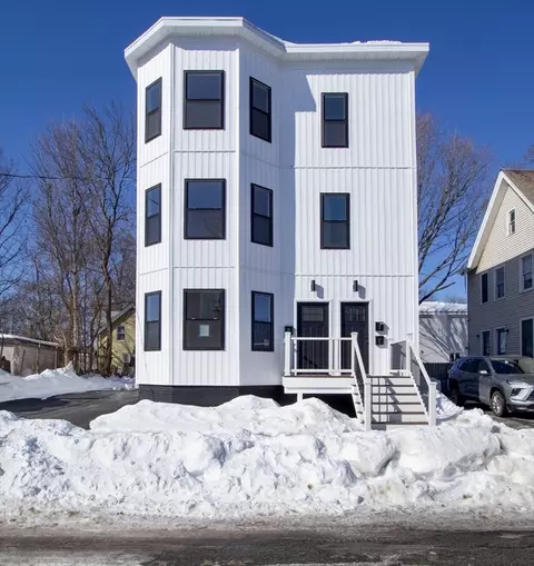 20 Cottage St, West Springfield, MA 01089