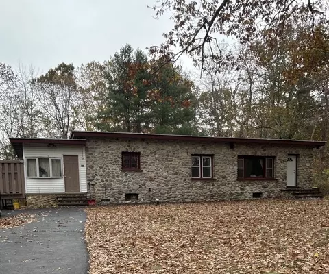 845 Stafford St, Rochdale, MA 01542