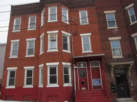 11-13 Hampshire, Holyoke, MA 01040