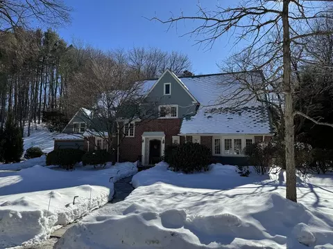49 Metcalf St, Worcester, MA 01609
