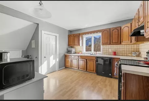24 Valley St, Fall River, MA 02724 photo 12