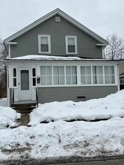 17 Capron St, Attleboro, MA 02703