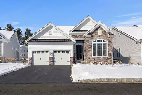 30 Tamarack Way #30, Tyngsborough, MA 01879
