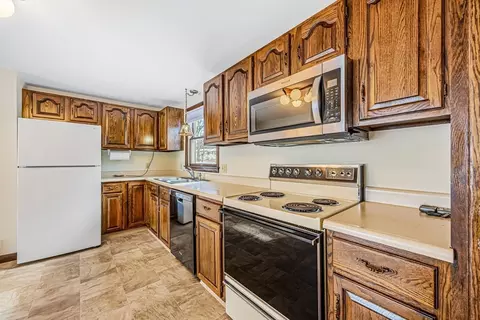 35 Silvin Rd, Chicopee, MA 01013 photo 8