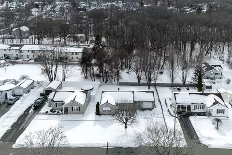35 Silvin Rd, Chicopee, MA 01013 photo 4