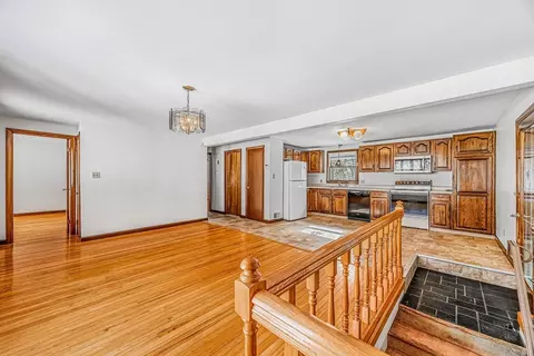 35 Silvin Rd, Chicopee, MA 01013 photo 9