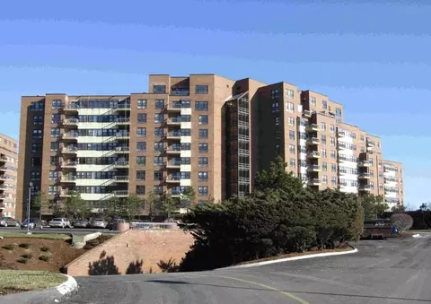 1 Seal Harbor Rd #701, Winthrop, MA 02152