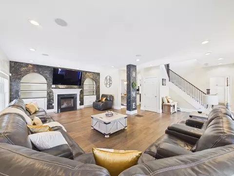 6 Angel Ct, Westport, MA 02790