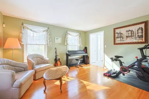 18 Bubbling Brook Rd, Franklin, MA 02038 photo 8