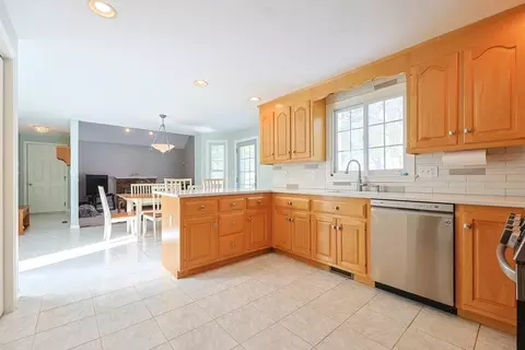 18 Bubbling Brook Rd, Franklin, MA 02038 photo 12