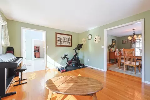 18 Bubbling Brook Rd, Franklin, MA 02038 photo 9