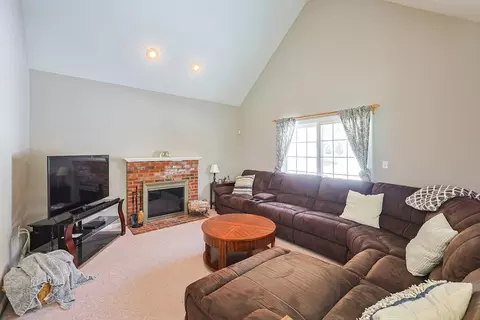 18 Bubbling Brook Rd, Franklin, MA 02038 photo 15