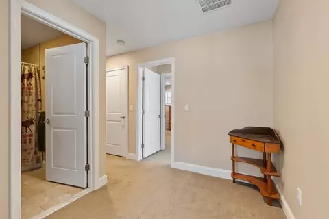Entry Way - 2 Eagle Nest #B6-2, Clinton, MA 01510 photo 3 of 4