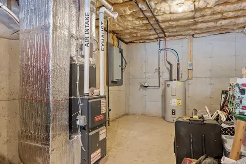 Entry Way - 2 Eagle Nest #B6-2, Clinton, MA 01510 photo 4 of 4