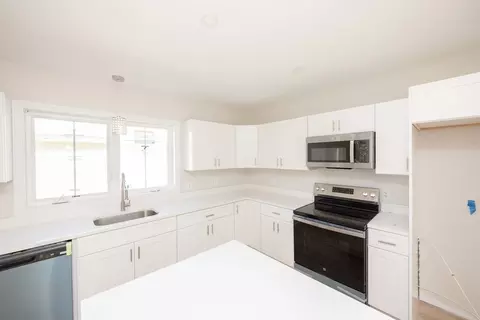 Kitchen - 17 Mott St # -A, Worcester, MA 01604 photo 1 of 2