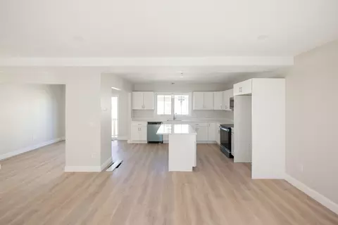 Living - 17 Mott St # -A, Worcester, MA 01604 photo 4 of 6