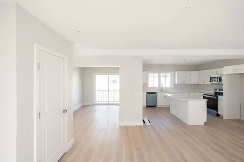 Living - 17 Mott St # -A, Worcester, MA 01604 photo 3 of 6