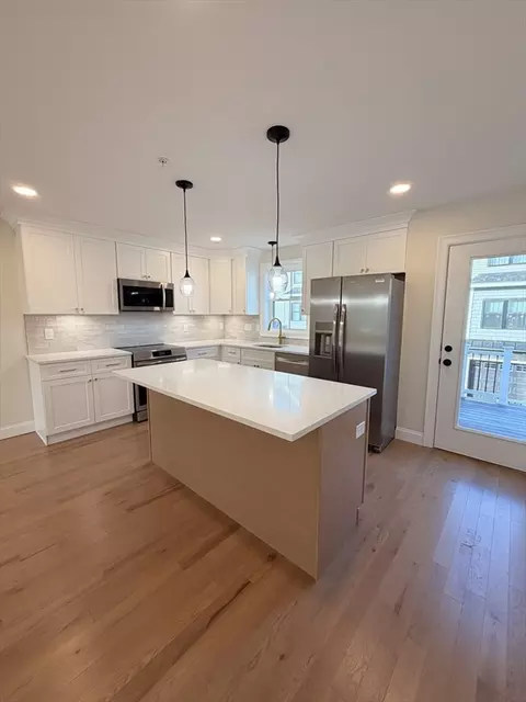 9 Acton Rd #8, Chelmsford, MA 01824