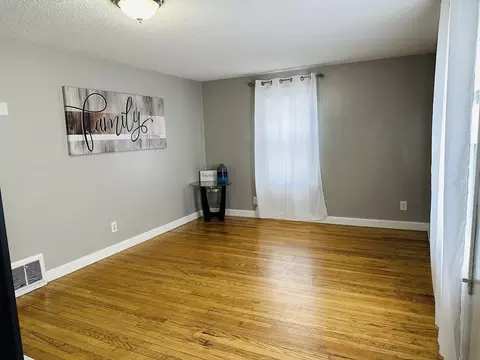 42 Marquette St, Springfield, MA 01104 photo 2