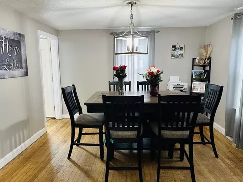 42 Marquette St, Springfield, MA 01104 photo 6